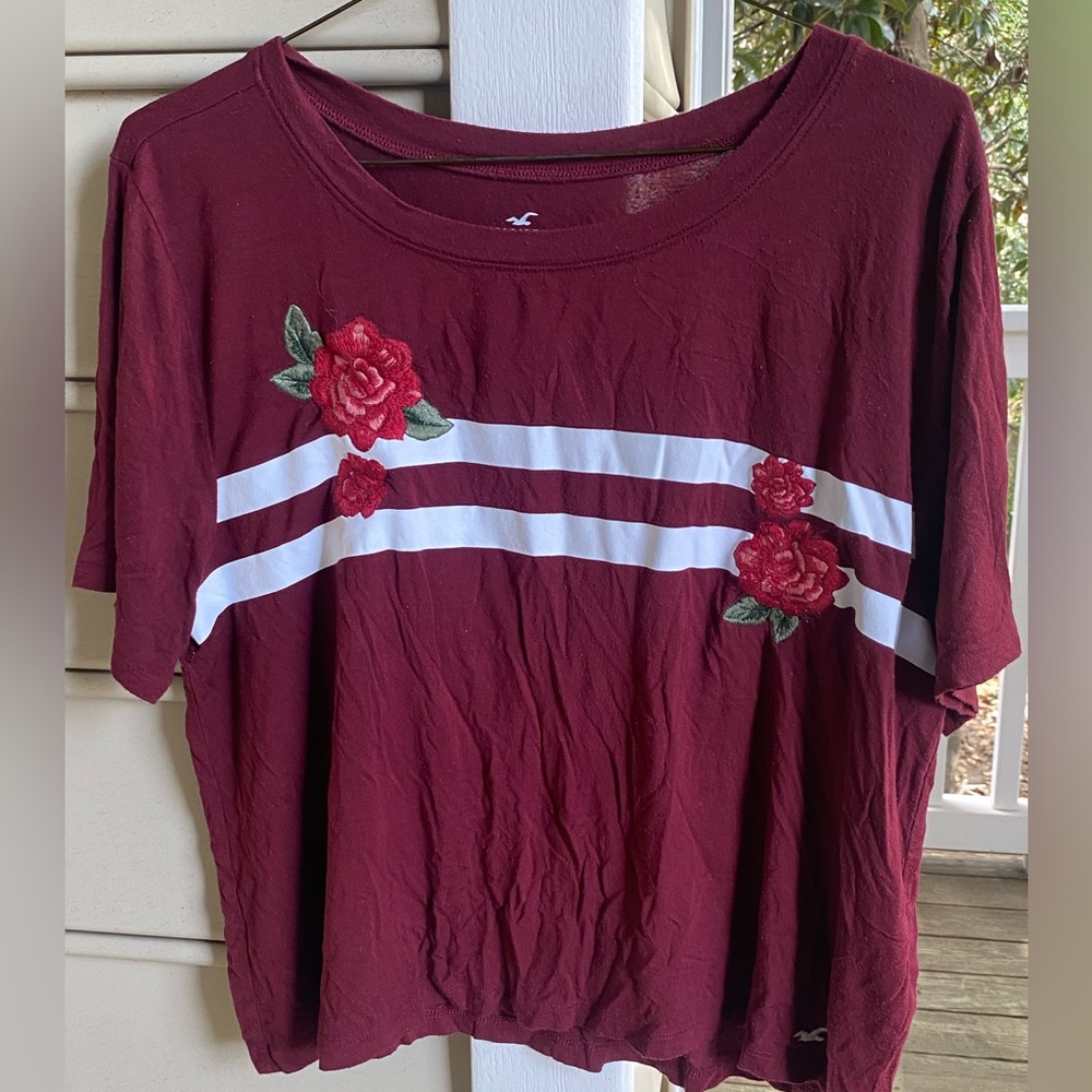 Hollister Burgundy Embroidery Flowers T Shirt